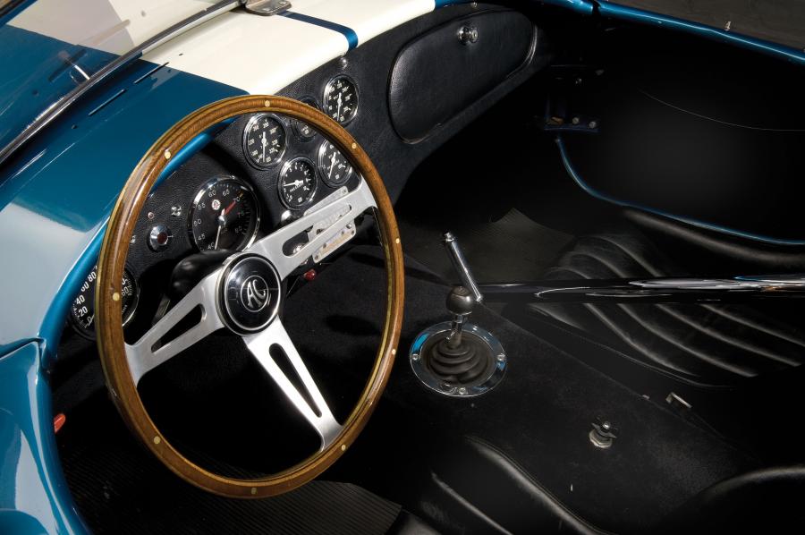  Shelby Cobra USRRC Roadster 1964 года  (фото 12 из 22)
